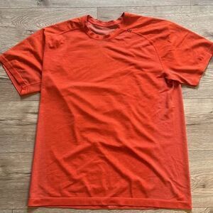 Men’s Lululemon “Metal Vent Tech” shirt XL